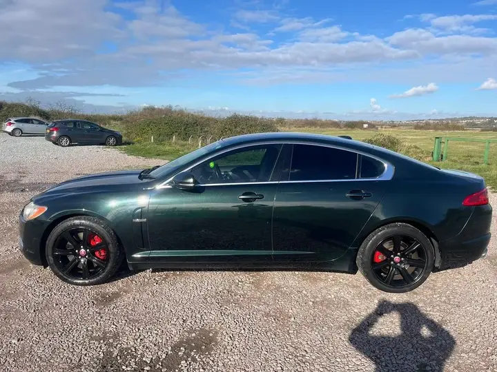 Jaguar Xf 2010 photo 4