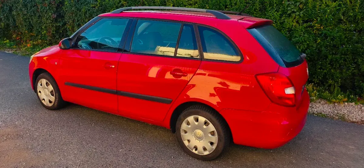 Skoda Fabia 2008 photo 2