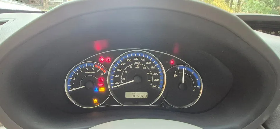 Subaru Forester 2010 photo 2