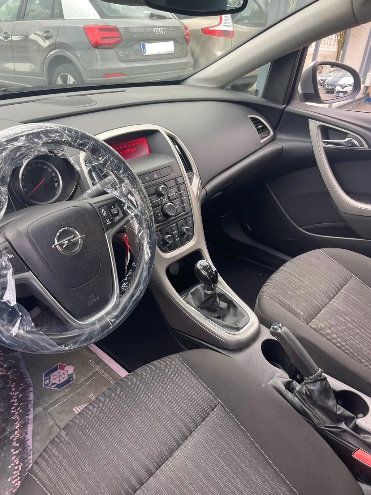 Opel Astra 2011 photo 5
