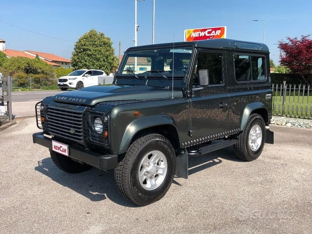 Land Rover Defender