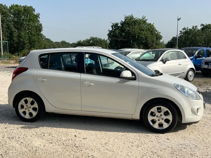 Hyundai I20 2012 photo 4