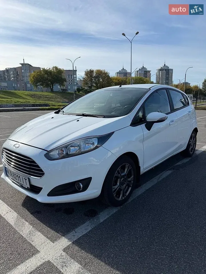 Ford Fiesta 2015 photo 2