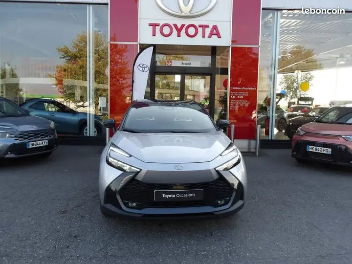 Toyota C-Hr 2024 photo 2