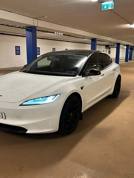 Tesla Model 3 2024 photo 3