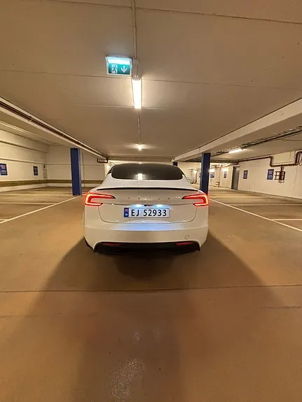 Tesla Model 3 2024 photo 5