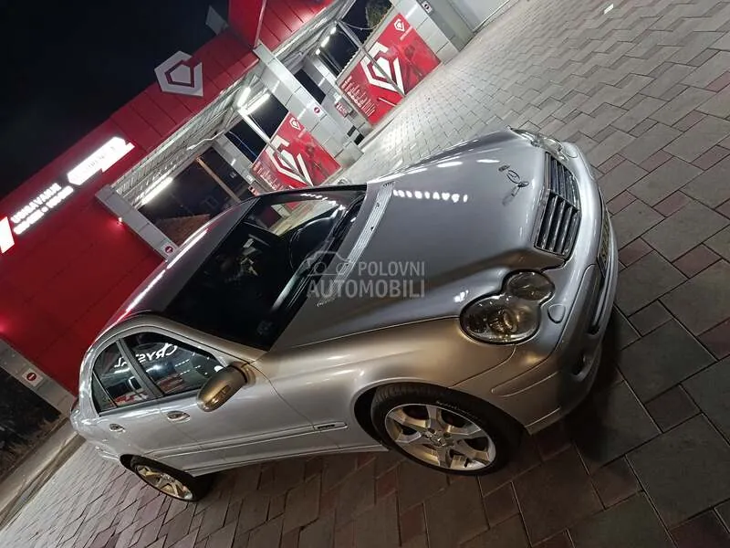 Mercedes-Benz C-Class 2006 photo 2