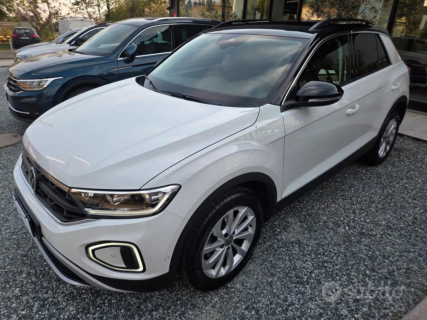 Volkswagen T-Roc 2024 photo 2