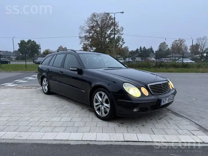Mercedes-Benz E320