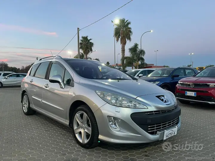 Peugeot 308 2011 photo 3