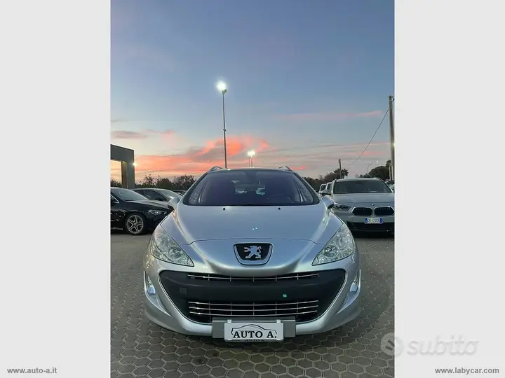 Peugeot 308 2011 photo 2