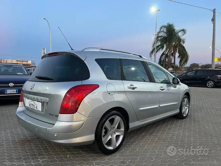 Peugeot 308 2011 photo 4