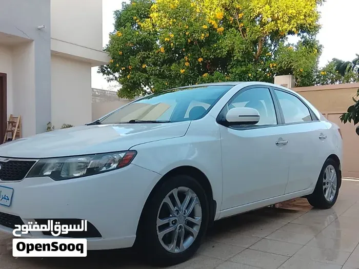 Kia Forte 2012 photo 2