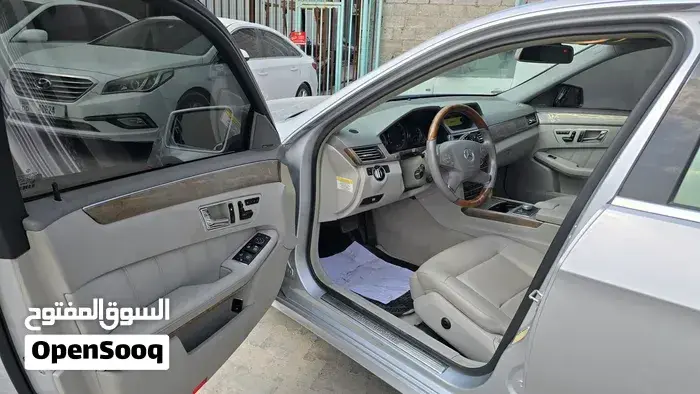Mercedes-Benz E-Class 2011 photo 2