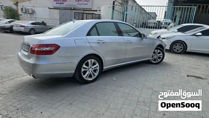 Mercedes-Benz E-Class 2011 photo 3
