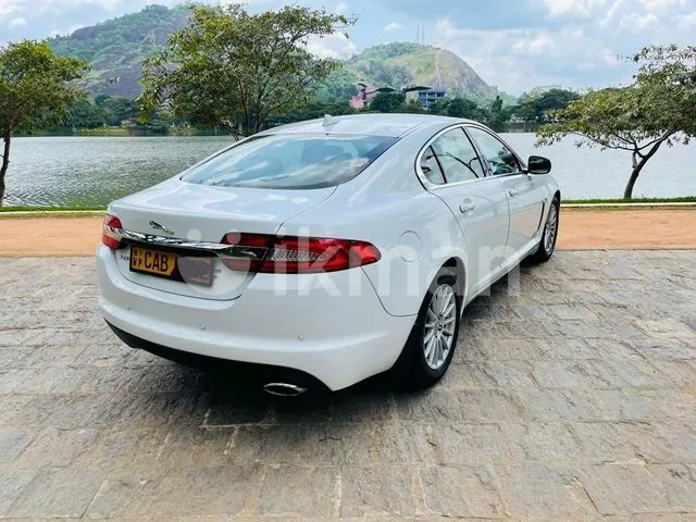 Jaguar Xf 2013 photo 2