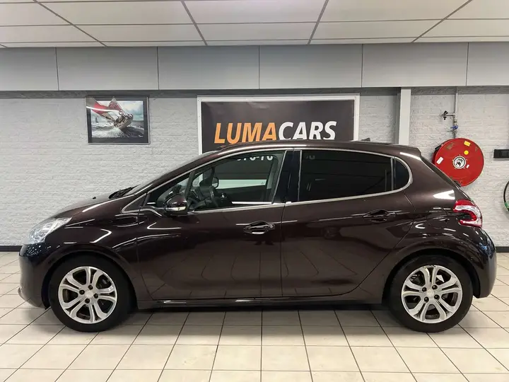 Peugeot 208 2012 photo 5