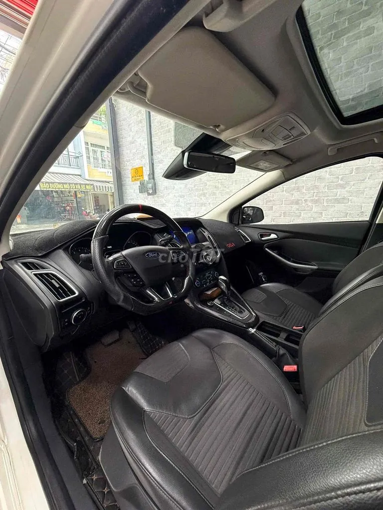 Ford Focus 2018 photo 2