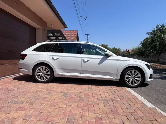 Skoda Superb Combi 2020 photo 3
