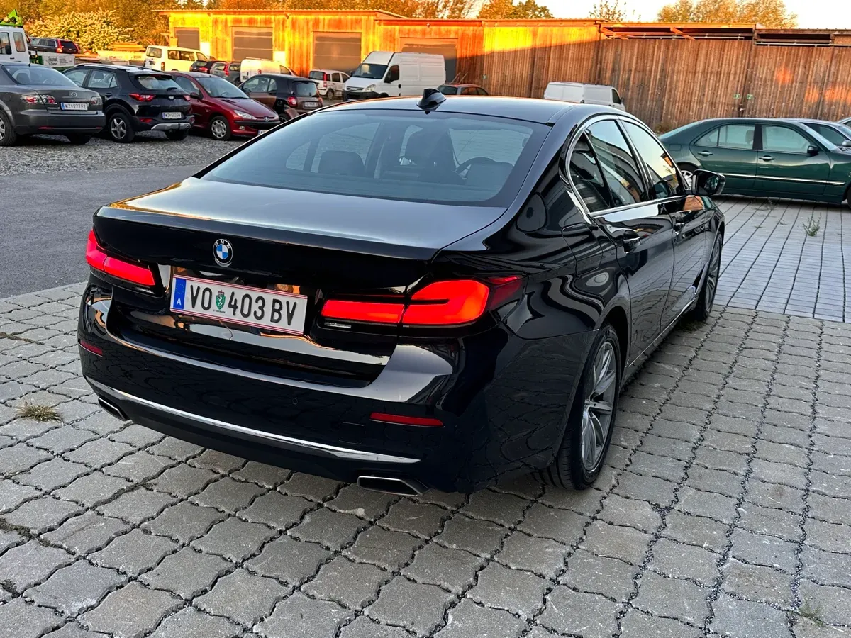 BMW 5 Series 2023 photo 3