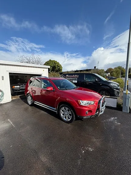 Mitsubishi Outlander 2010 photo 2