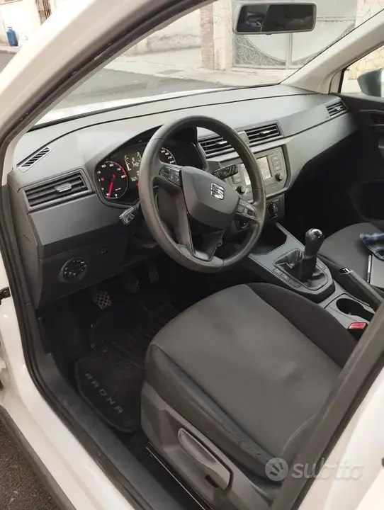 Seat Arona 2018 photo 5
