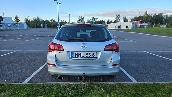 Opel Astra 2014 photo 3
