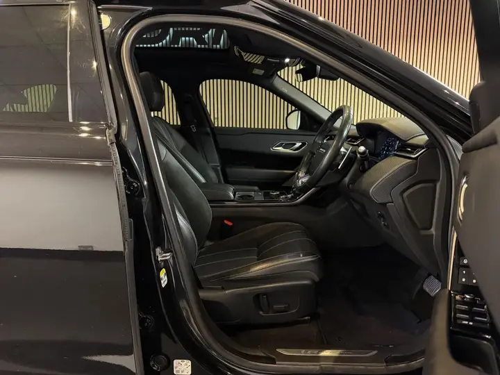 Land Rover Range Rover Velar 2019 photo 2