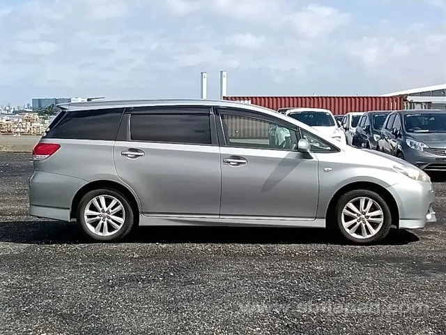 Toyota Wish 2009 photo 5