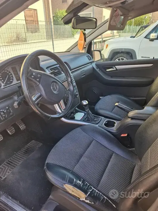 Mercedes-Benz B-Class 2011 photo 5
