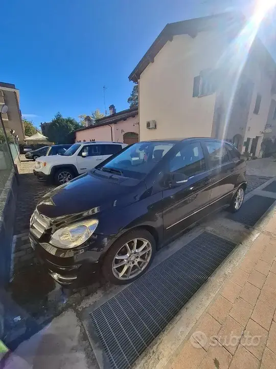 Mercedes-Benz B-Class 2011 photo 4