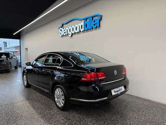 Volkswagen Passat 2011 photo 5