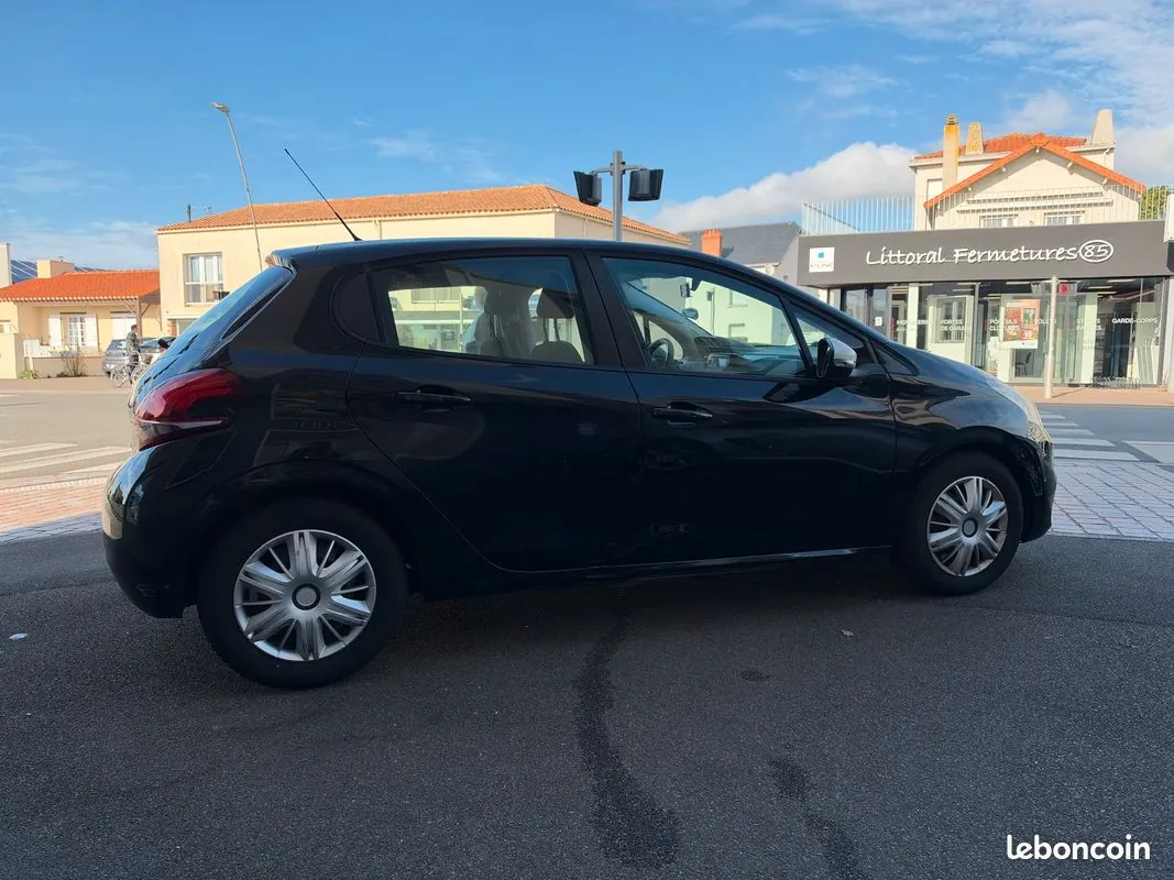 Peugeot 208 2018 photo 5