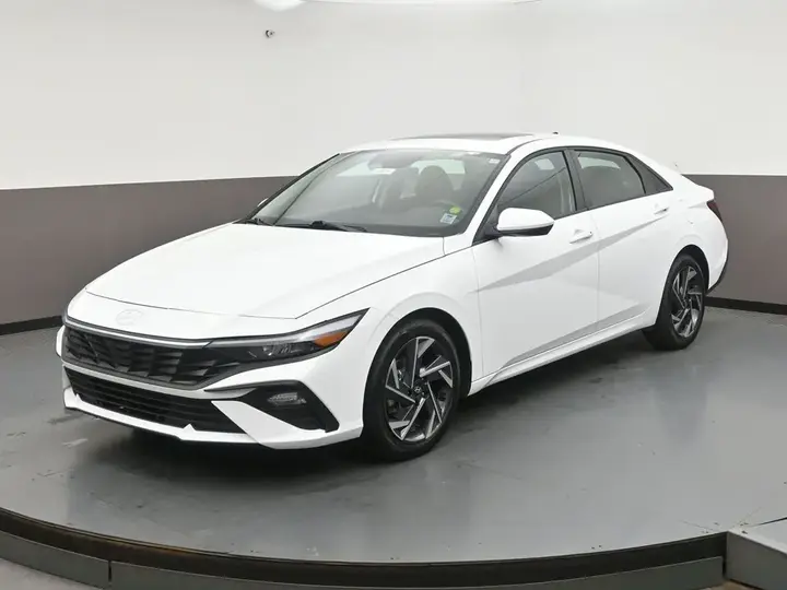 Hyundai Elantra 2025 photo 3