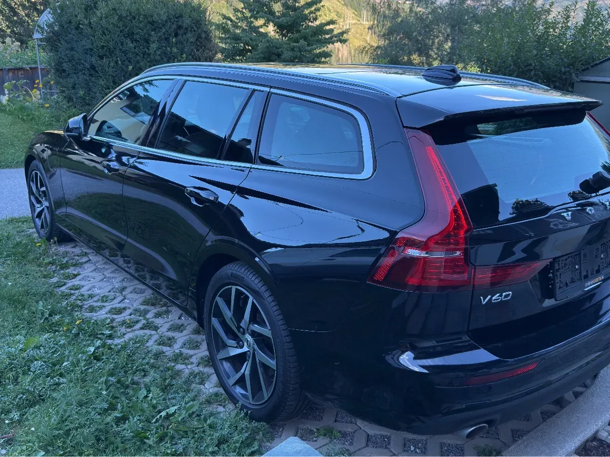 Volvo V60 2020 photo 2