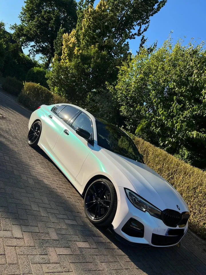 BMW 330I