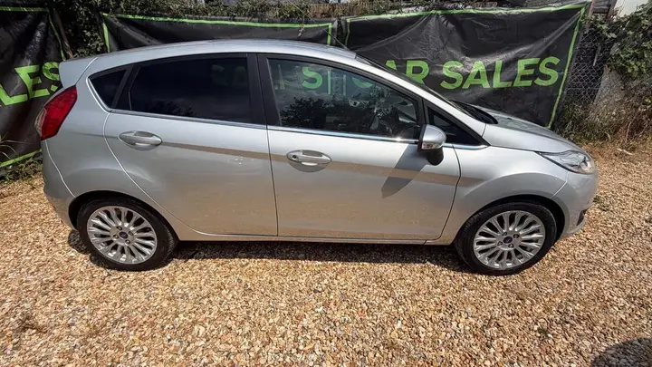 Ford Fiesta 2014 photo 5