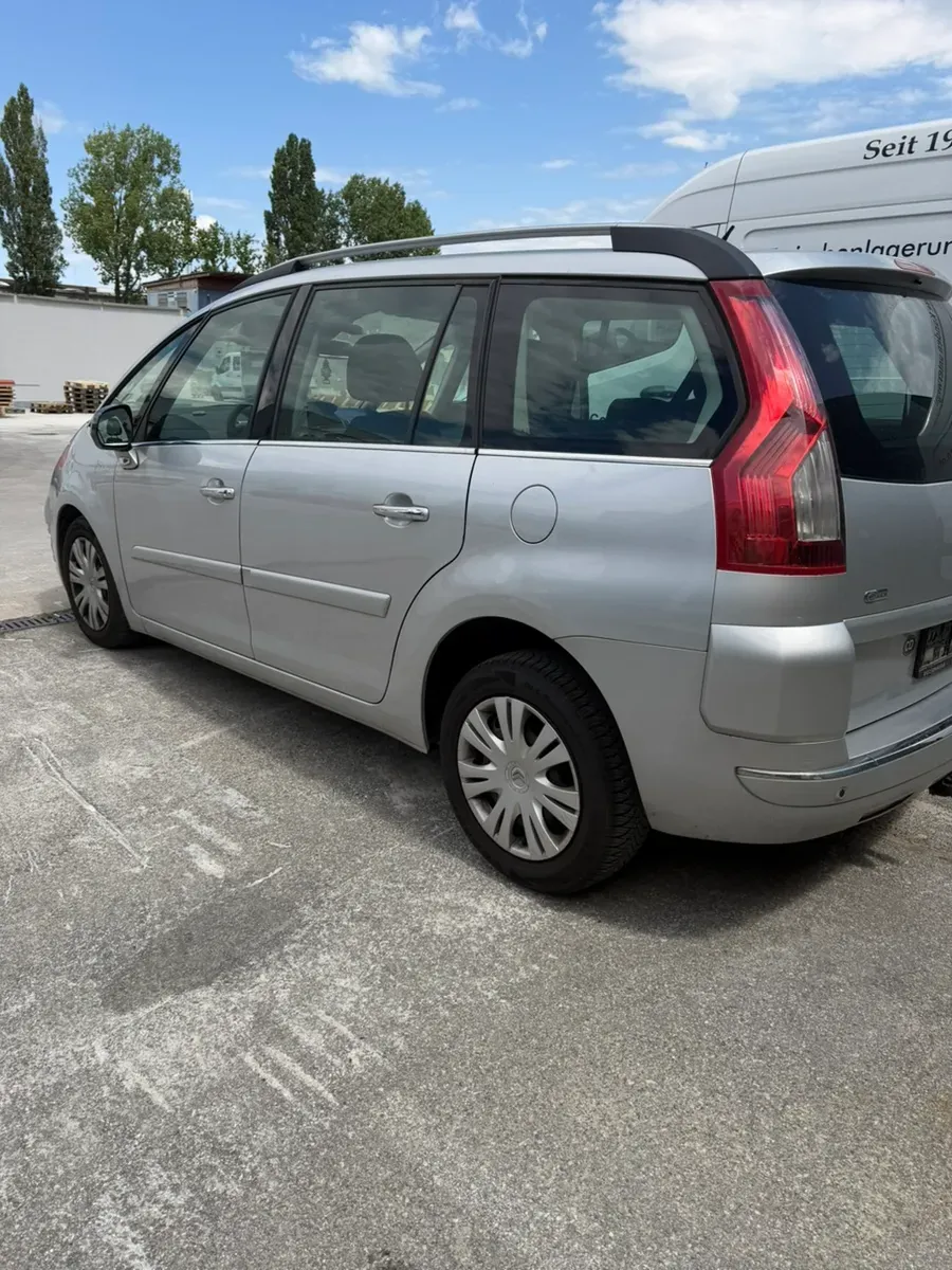 Citroen Grand C4 Picasso 2011 photo 3
