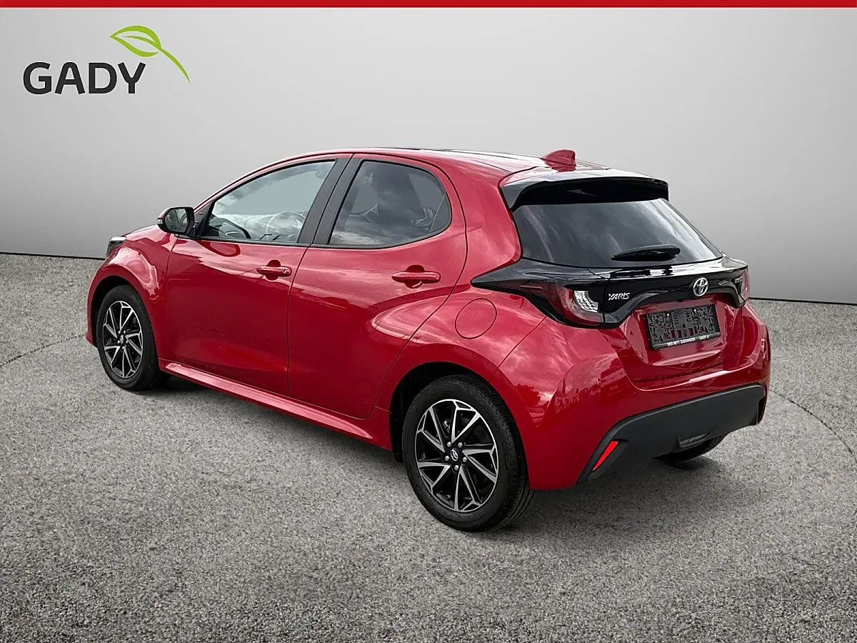 Toyota Yaris 2023 photo 3