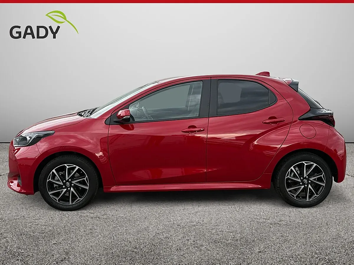 Toyota Yaris 2023 photo 2