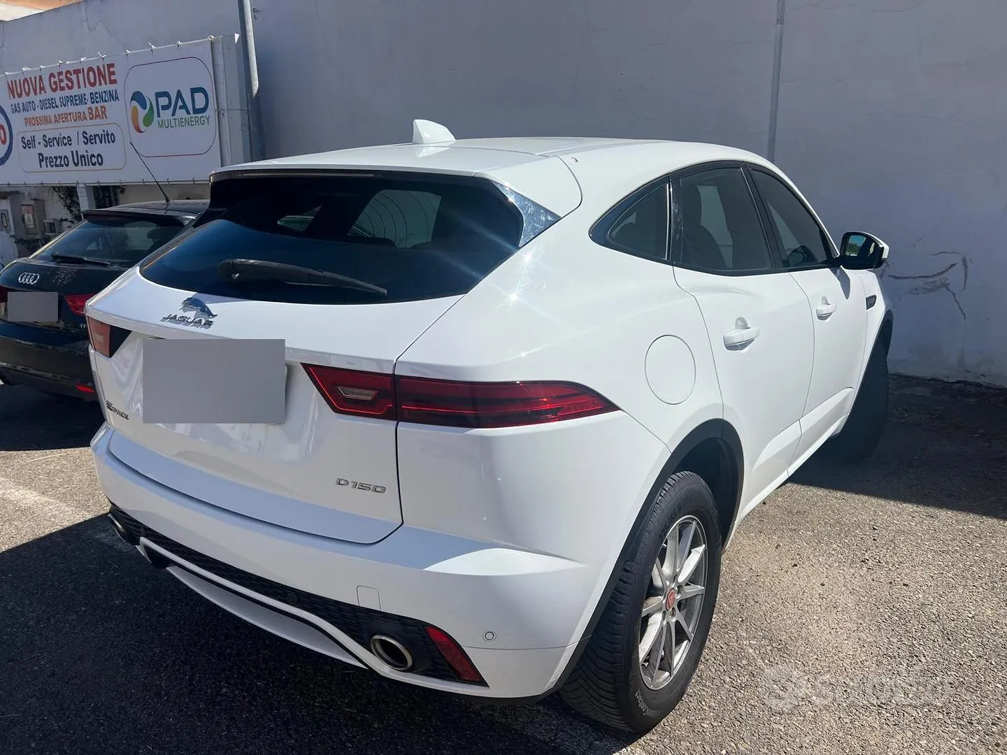 Jaguar E-Pace 2019 photo 2