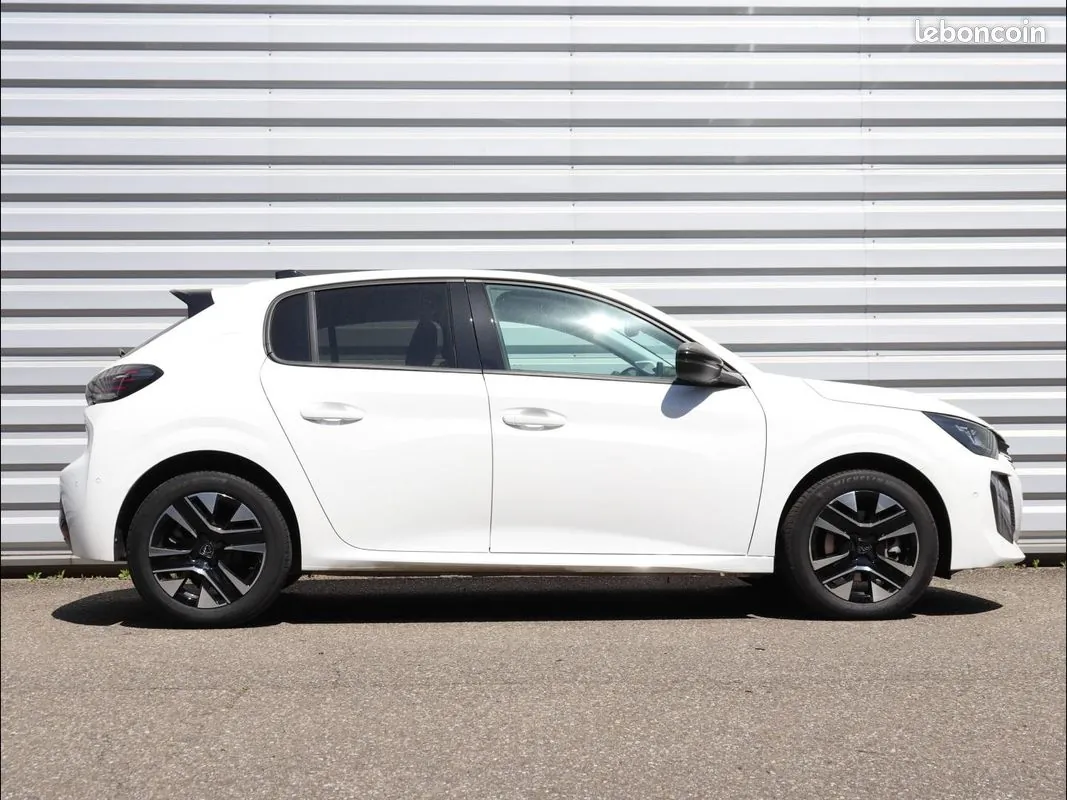 Peugeot 208 2025 photo 4