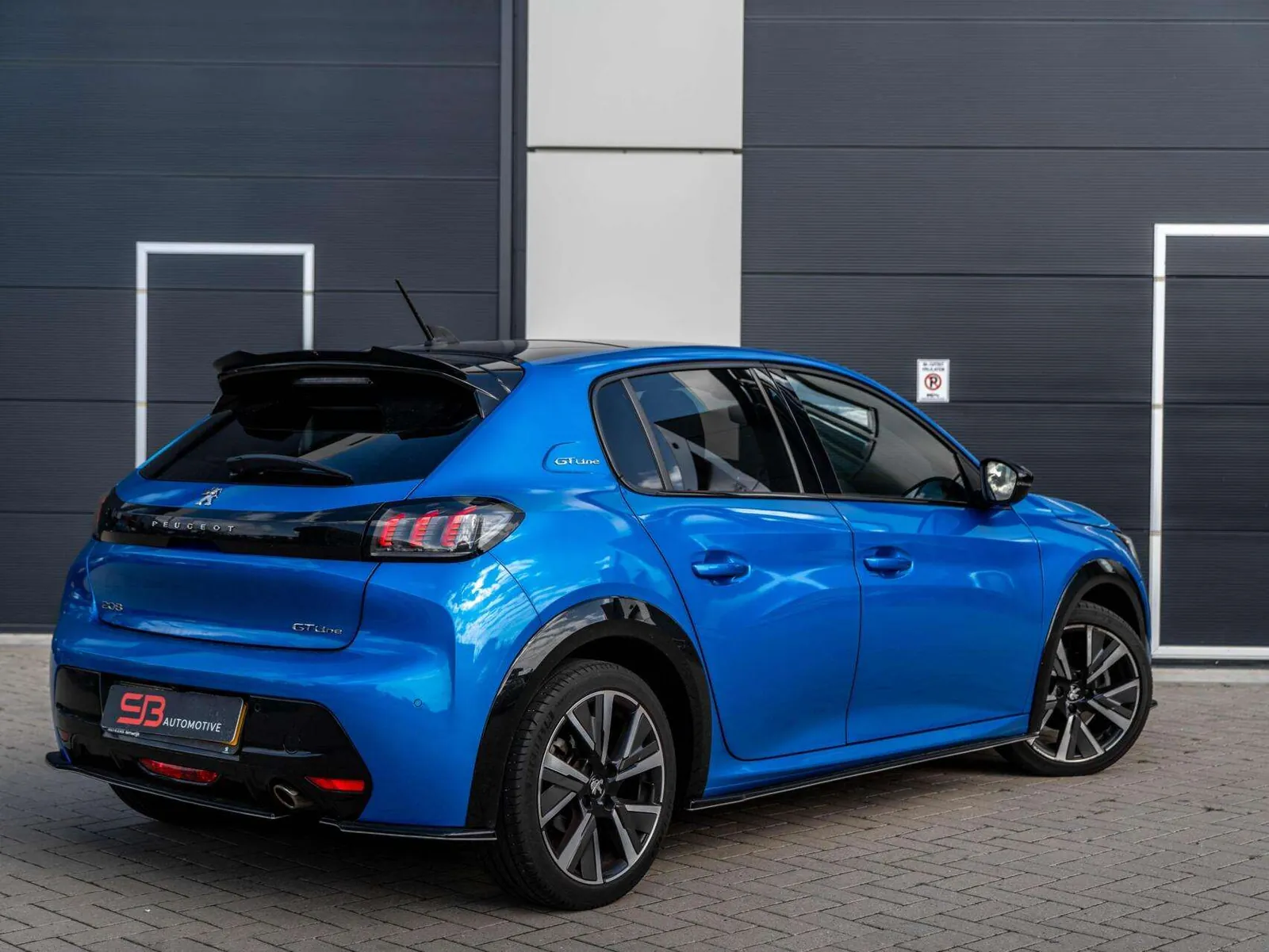 Peugeot 208 2020 photo 2