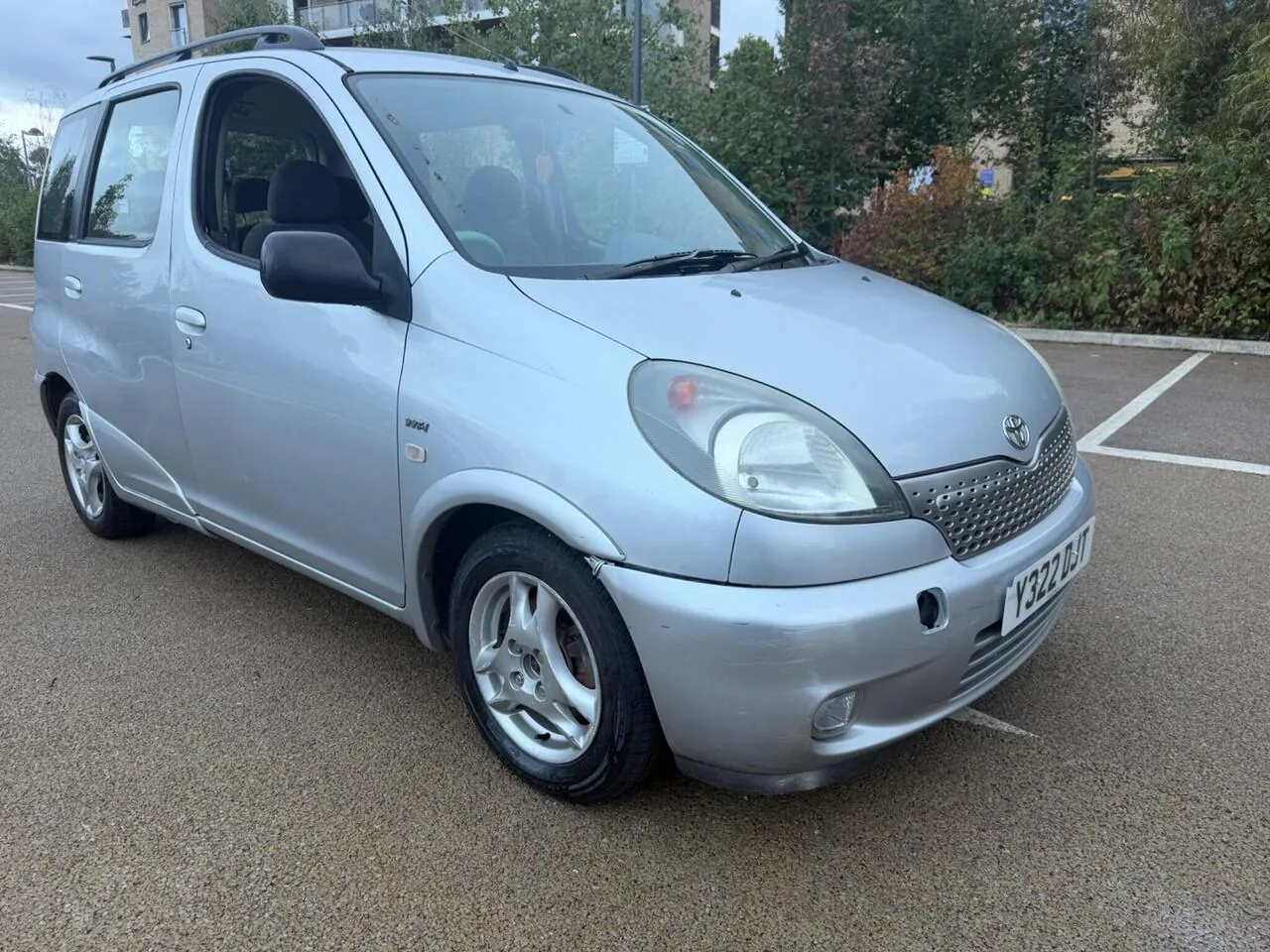 Toyota Yaris Verso 2001 photo 2