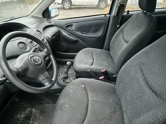 Toyota Yaris 2003 photo 5