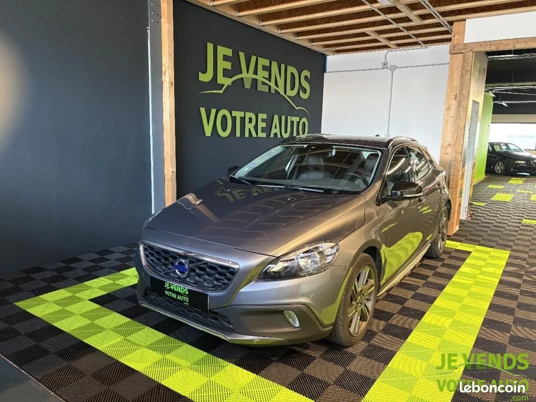 Volvo V40 Cross Country 2014 photo 2
