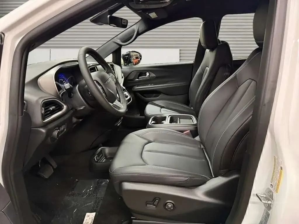 Chrysler Grand Caravan 2027 photo 2