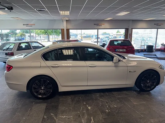 BMW 523I 2011 photo 4