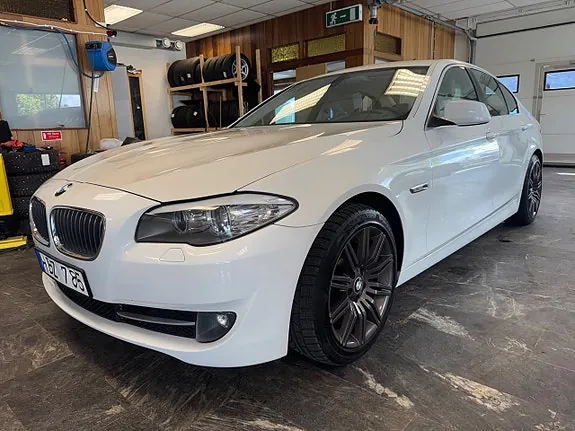 BMW 523I
