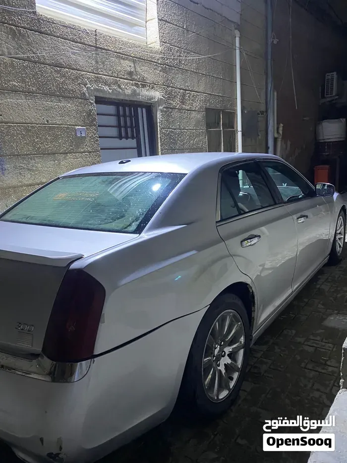 Chrysler 300 2012 photo 3